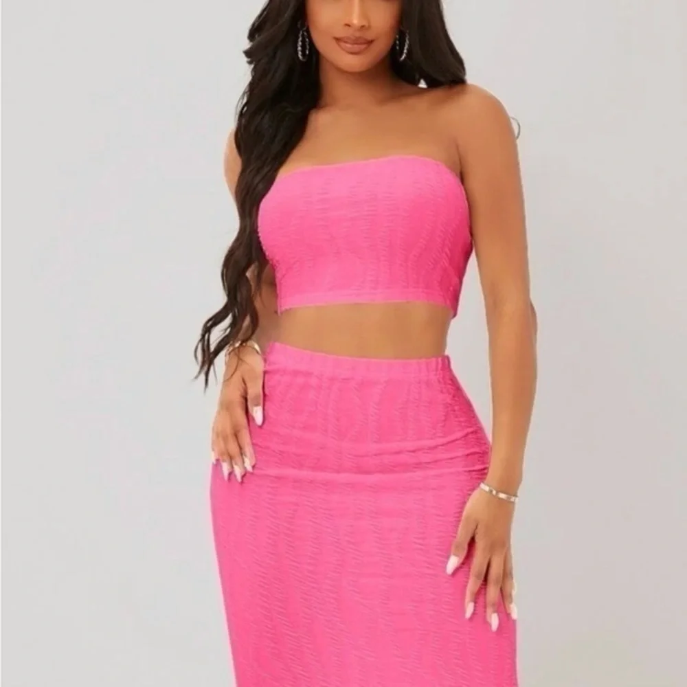 Sexy Textured Crop Tube Top & Pencil Skirt